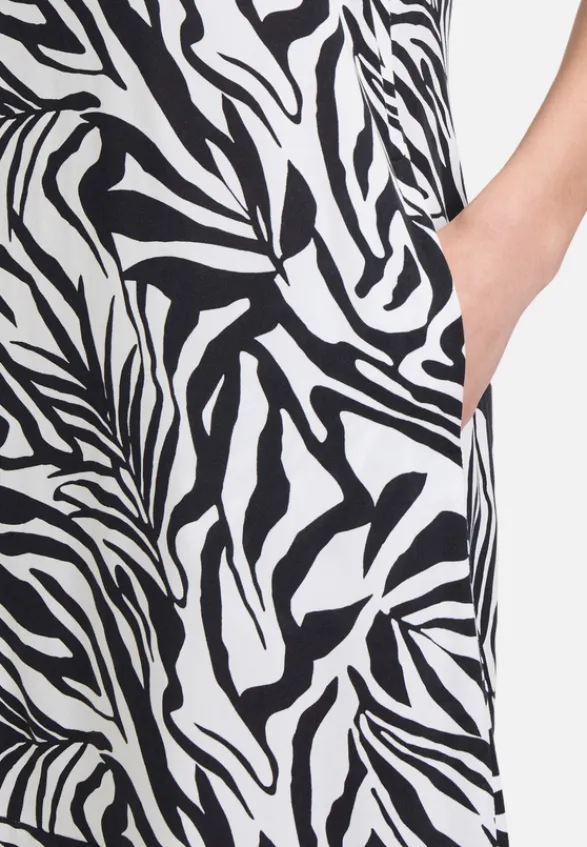 Betty Barclay Kleider|Festliche Mode*Stufenkleid weiter Ausschnitt Schwarz/Weiß